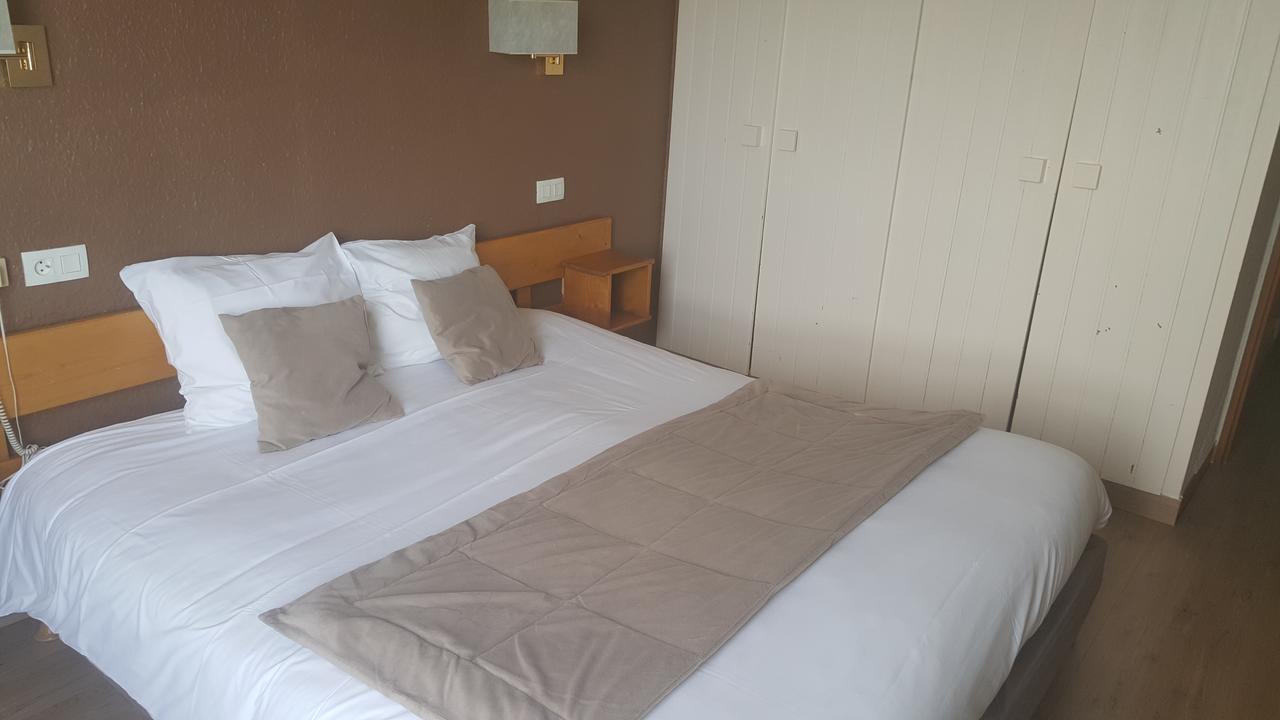 Hotel L'Escale Blanche เลซอร์ ภายนอก รูปภาพ