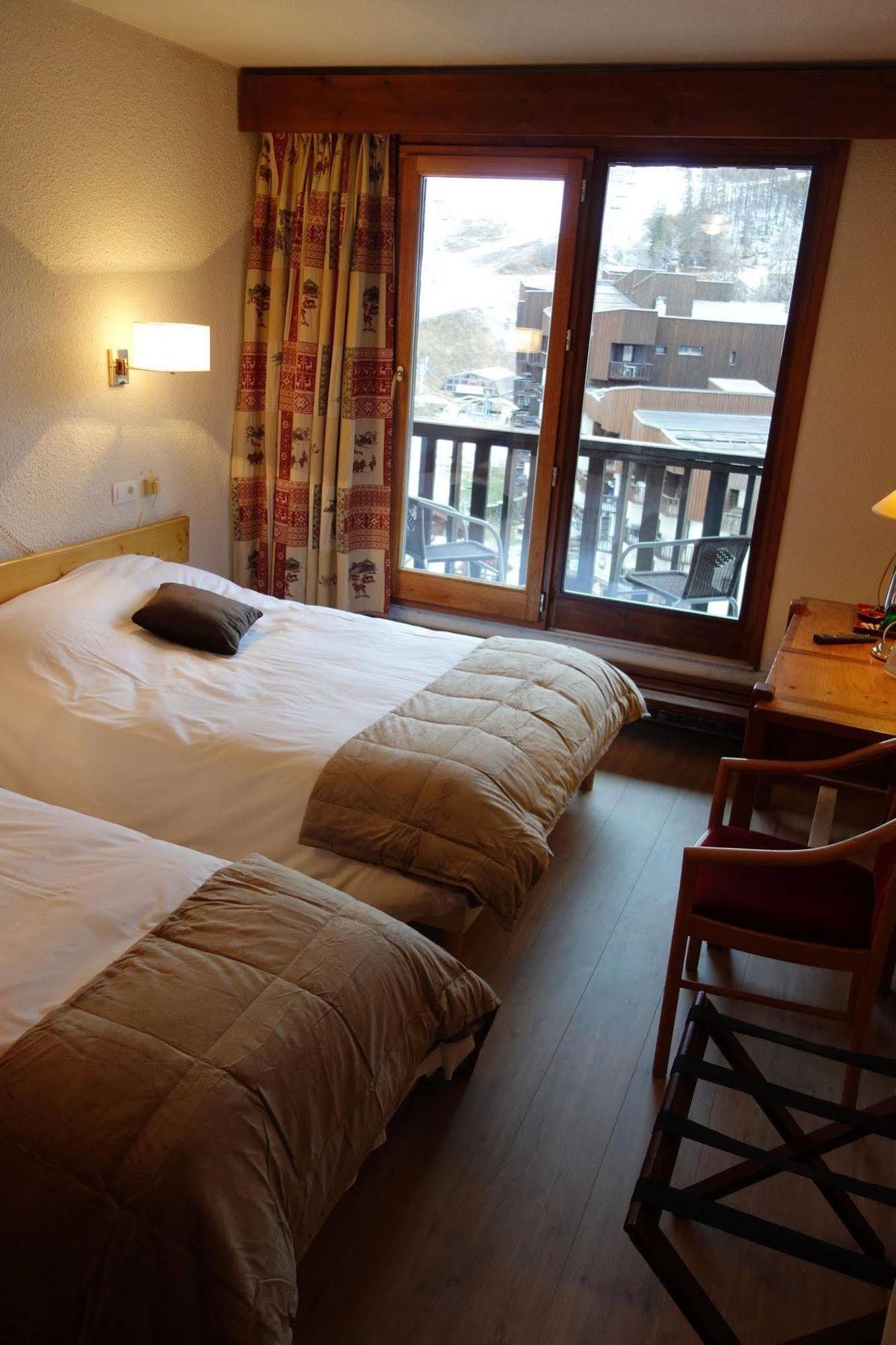 Hotel L'Escale Blanche เลซอร์ ภายนอก รูปภาพ