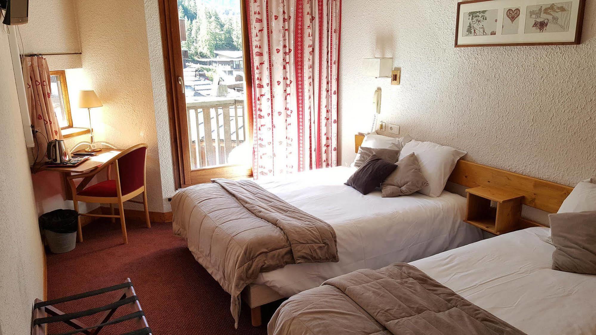 Hotel L'Escale Blanche เลซอร์ ภายนอก รูปภาพ