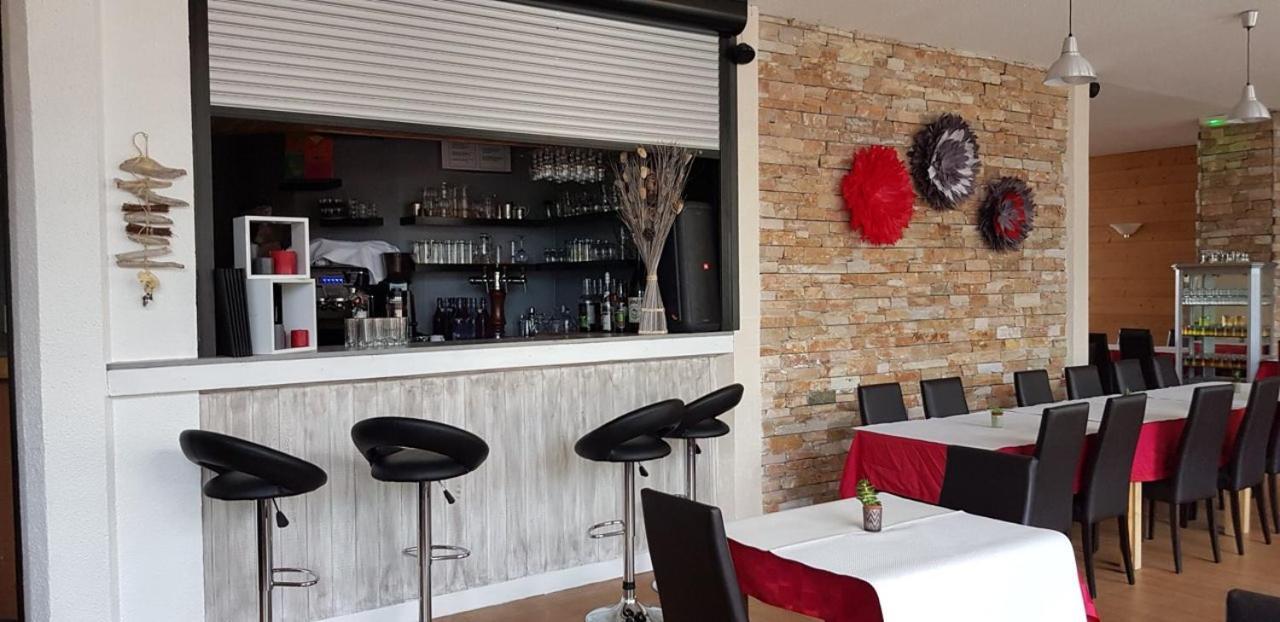 Hotel L'Escale Blanche เลซอร์ ภายนอก รูปภาพ